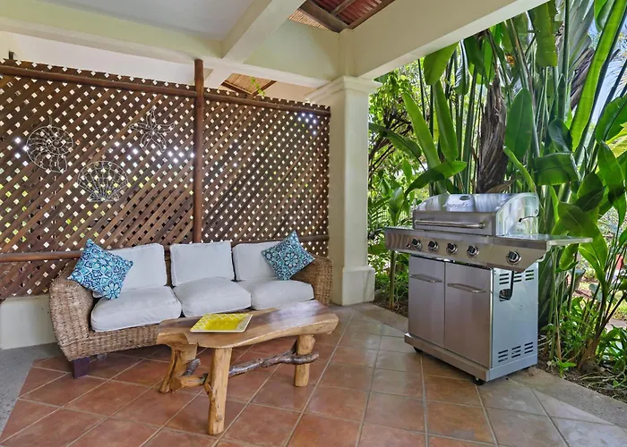 Sunshine Escape With A Rooftop Patio *