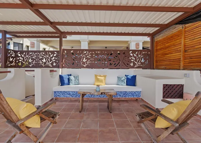 Sunshine Escape With A Rooftop Patio